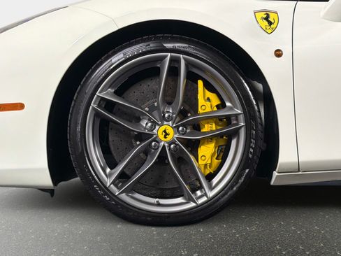 Used 2019 Ferrari 488 GTB RWD image 15