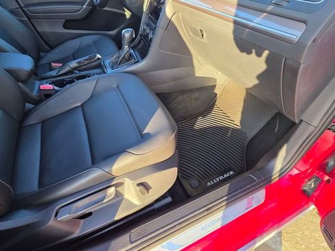 Used 2019 Volkswagen Golf Alltrack SE image 15