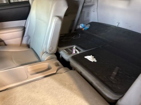 Used 2011 Toyota Highlander SE w/ Tow Pkg FWD image 16
