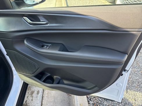 New 2025 Jeep Grand Cherokee Laredo X w/ Luxury Tech Group I image 32