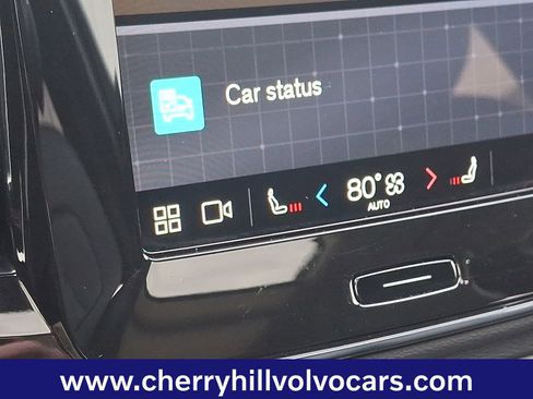 Certified 2025 Volvo XC40 B5 Plus image 24