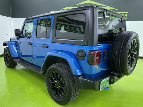 Used 2023 Jeep Wrangler Sahara image 7