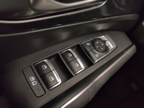 Used 2023 Kia Sorento S image 27