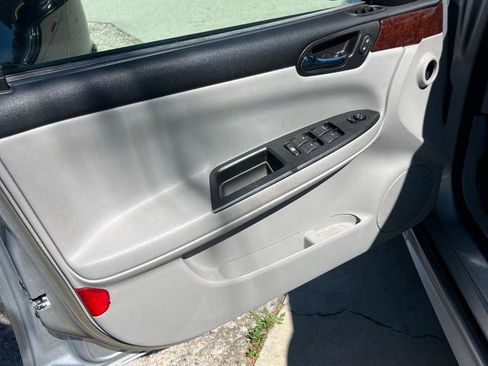 Used 2011 Chevrolet Impala LS image 9