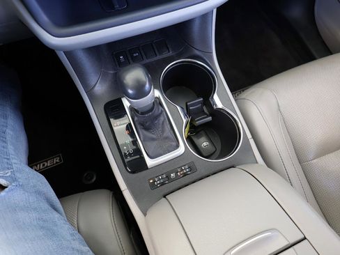 Used 2015 Toyota Highlander Limited image 53