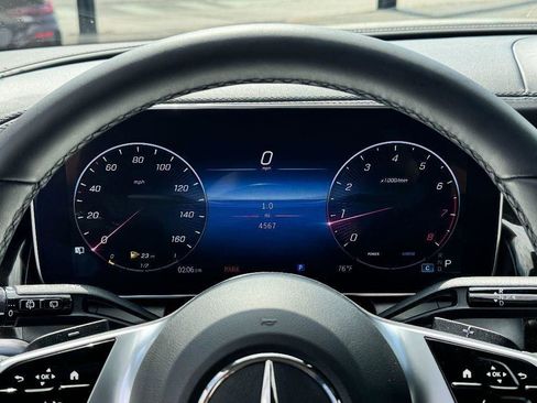 Used 2023 Mercedes-Benz GLC 300 4MATIC image 23