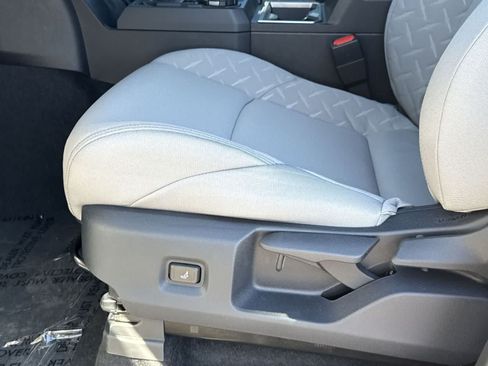 Certified 2025 Toyota Tacoma SR5 AWD/4WD image 18