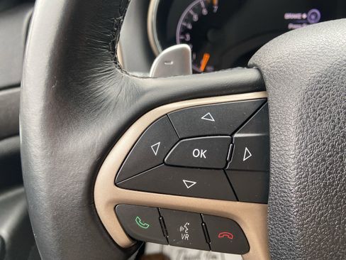 Used 2016 Jeep Grand Cherokee Laredo image 19