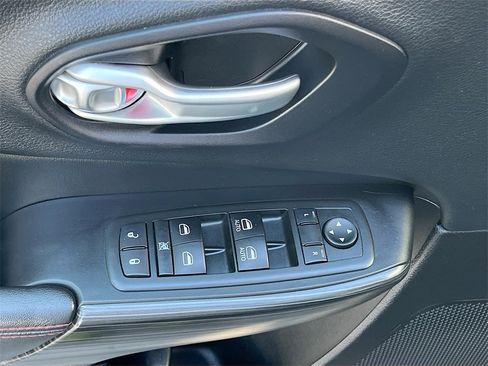 Used 2014 Jeep Cherokee Trailhawk w/ Comfort/Convenience Group image 18