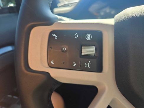 Used 2025 Land Rover Defender 110 S AWD/4WD image 33