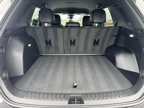 Used 2026 Chevrolet Equinox LT w/ Convenience Package II FWD image 19