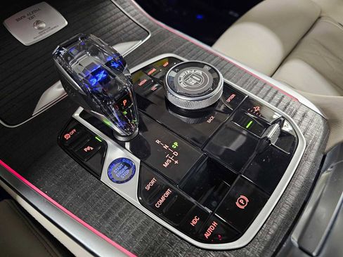 New 2026 BMW ALPINA XB7 AWD/4WD image 21