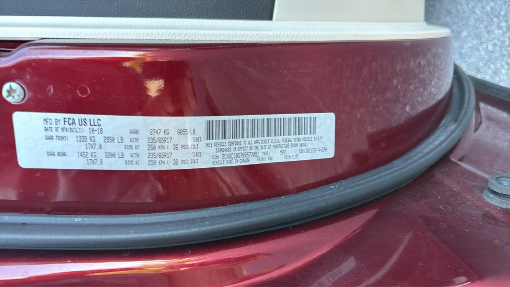 Used 2019 Chrysler Pacifica Touring-L w/ Advanced Safetytec Group FWD image 30