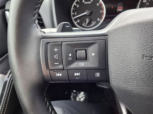 Certified 2025 Nissan Rogue SV AWD/4WD image 12
