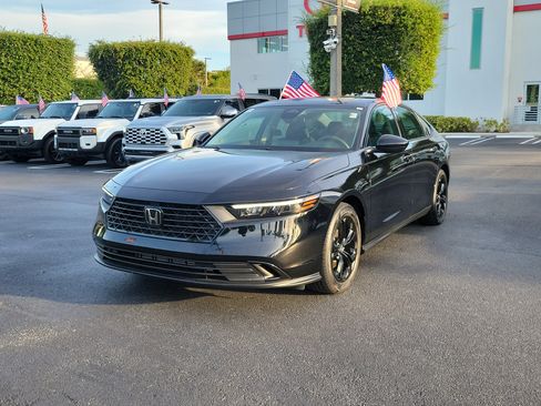 Used 2025 Honda Accord SE image 5