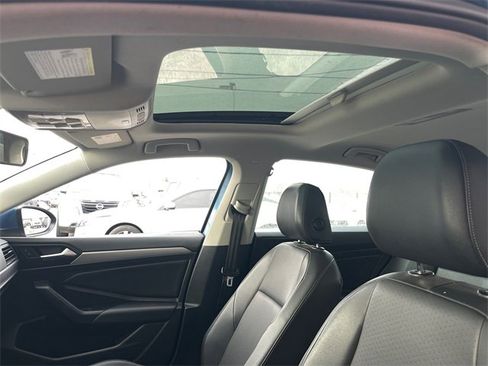 Used 2020 Volkswagen Jetta SE image 11