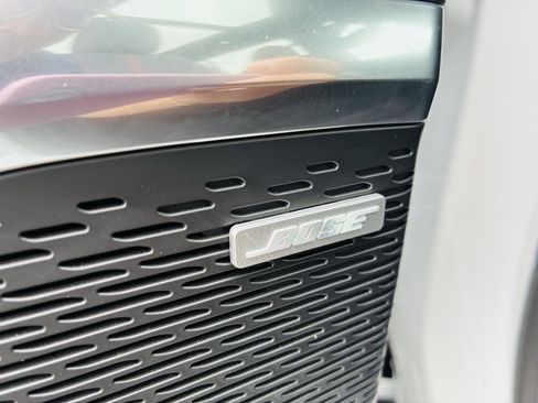 Used 2024 Chevrolet Traverse RS image 29