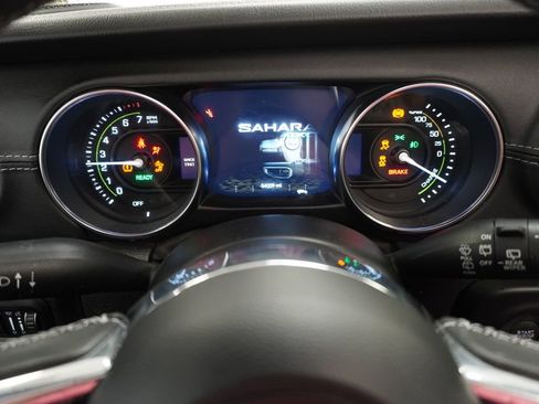 Used 2022 Jeep Wrangler Unlimited Sahara w/ Cold Weather Group AWD/4WD image 34