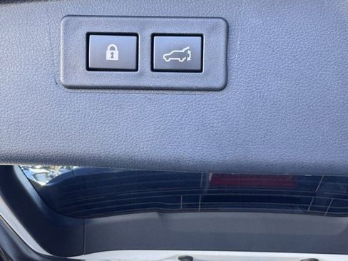 Certified 2023 Subaru Outback Touring image 7