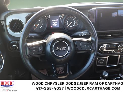 Used 2024 Jeep Gladiator Sport AWD/4WD image 12