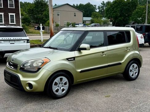 Used 2013 Kia Soul FWD image 2