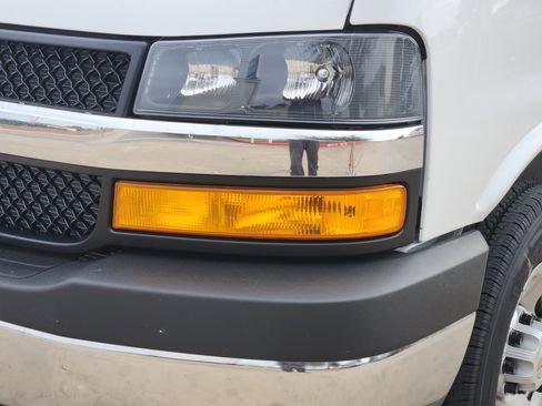 New 2025 Chevrolet Express 3500 w/ Power Convenience Package image 15