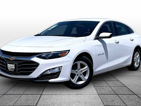 Used 2024 Chevrolet Malibu LT FWD image 1
