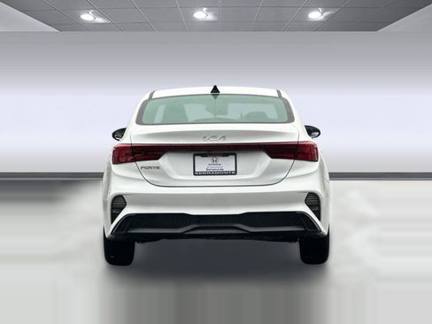 Used 2022 Kia Forte LXS w/ LXS Technology Package image 9