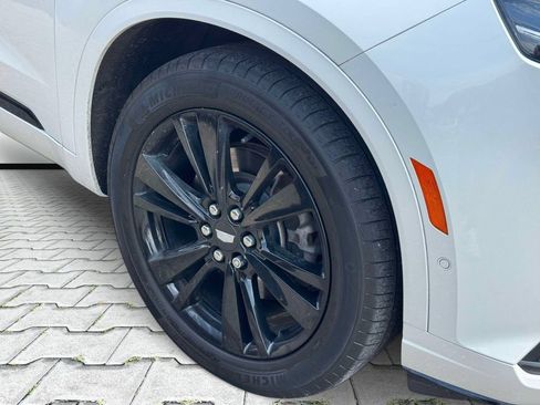 Used 2024 Cadillac XT6 Premium Luxury w/ Technology Package AWD/4WD image 5