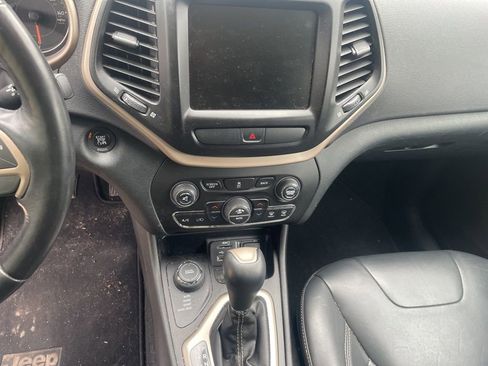 Used 2016 Jeep Cherokee Limited AWD/4WD image 7