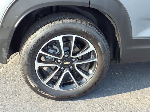 Used 2025 Chevrolet TrailBlazer LT FWD image 25