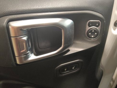 Used 2018 Jeep Wrangler Sport AWD/4WD image 27