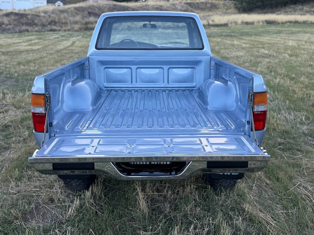 Used 1990 Toyota Pickup Deluxe AWD/4WD image 75