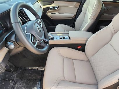 New 2026 Volvo XC90 T8 Plus w/ Protection Package Premier