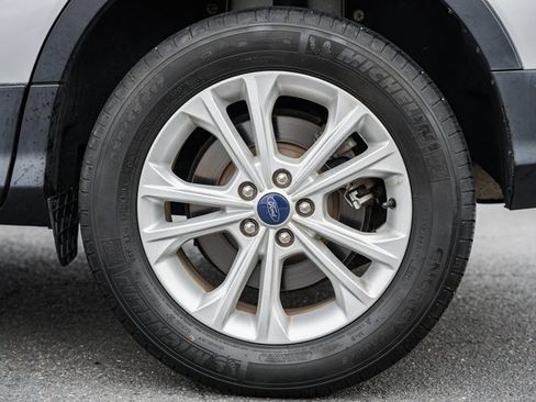 Used 2018 Ford Escape SE image 16