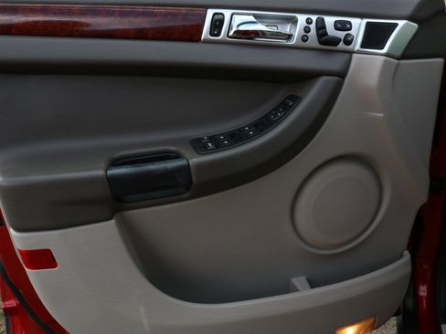 Used 2004 Chrysler Pacifica AWD image 17