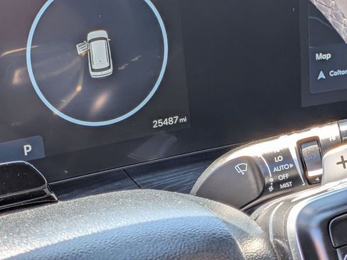 Used 2025 Hyundai Santa Fe Limited image 18