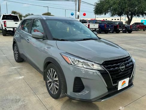 Used 2023 Nissan Kicks SV FWD image 4
