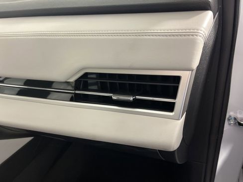 Used 2025 Mitsubishi Outlander SE FWD image 20