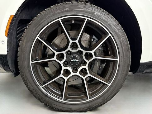 Used 2021 Aston Martin DBX image 31