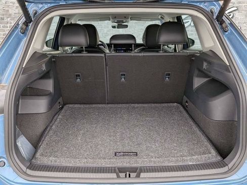 Certified 2025 Volkswagen Tiguan SE FWD image 13