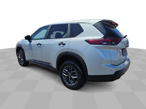 Used 2024 Nissan Rogue S FWD image 6