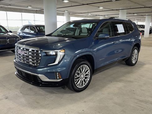 Used 2025 GMC Acadia Denali w/ Super Cruise Package FWD image 4