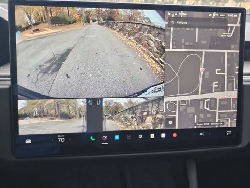 Used 2022 Tesla Model X image 42