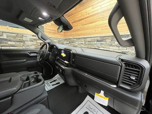Used 2024 Chevrolet Silverado 1500 LT AWD/4WD image 28