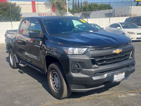 Used 2023 Chevrolet Colorado W/T w/ Technology Package RWD image 2