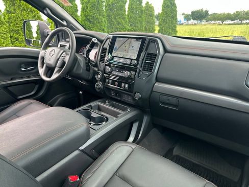 Used 2024 Nissan Titan PRO-4X w/ Pro-4x Convenience Package AWD/4WD image 39