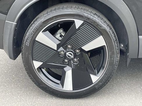 Used 2025 Nissan Kicks SR FWD image 7
