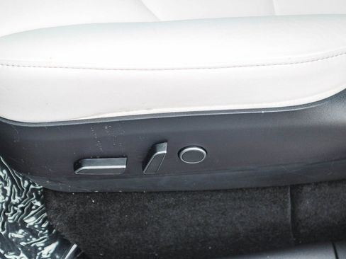 Used 2022 Tesla Model Y Performance image 22