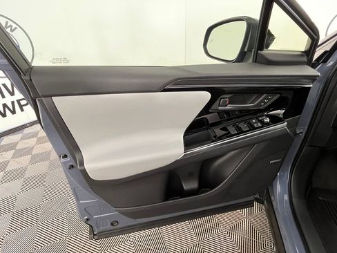 Used 2023 Subaru Solterra AWD image 27
